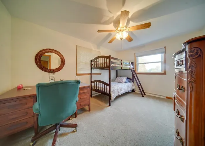 Cozy Ripley Apartment - 21 Mi To Downtown Erie!